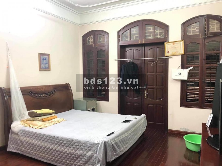 Bán Nhà Cổ Nhuế, Gần Ôtô, Ở Sướng, diện tích 40m2 4 tầng, giá bán 3.4 Tỷ.