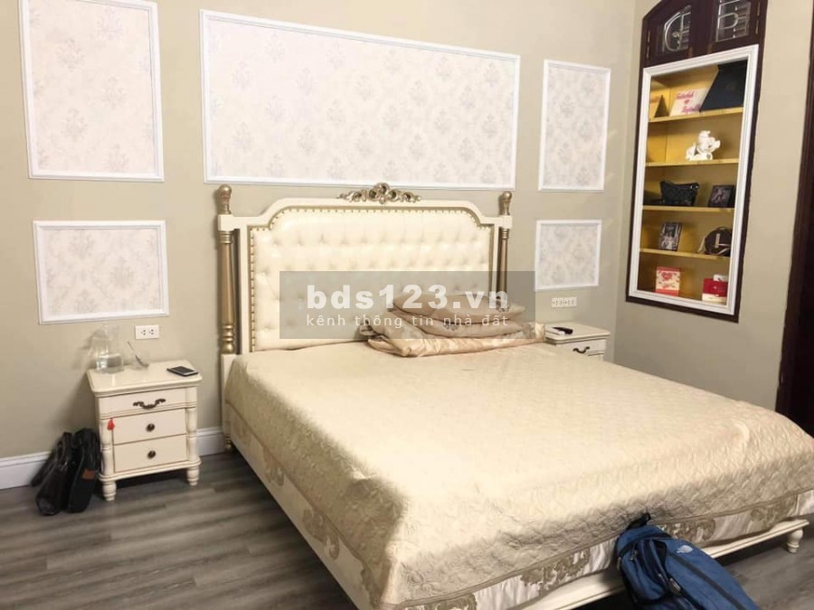 Bán Nhà Cổ Nhuế, Gần Ôtô, Ở Sướng, diện tích 40m2 4 tầng, giá bán 3.4 Tỷ.