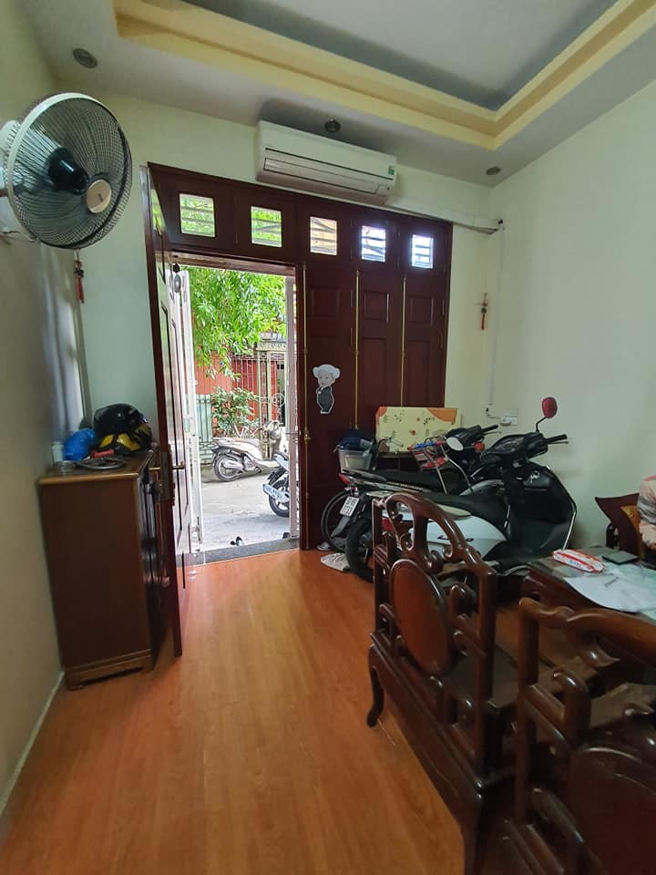 Bán nhà đẹp Vũ Hữu, Lê Văn Lương, phân lô vỉa hè, ô tô, tặng nội thất xịn, giá 4.5 tỷ