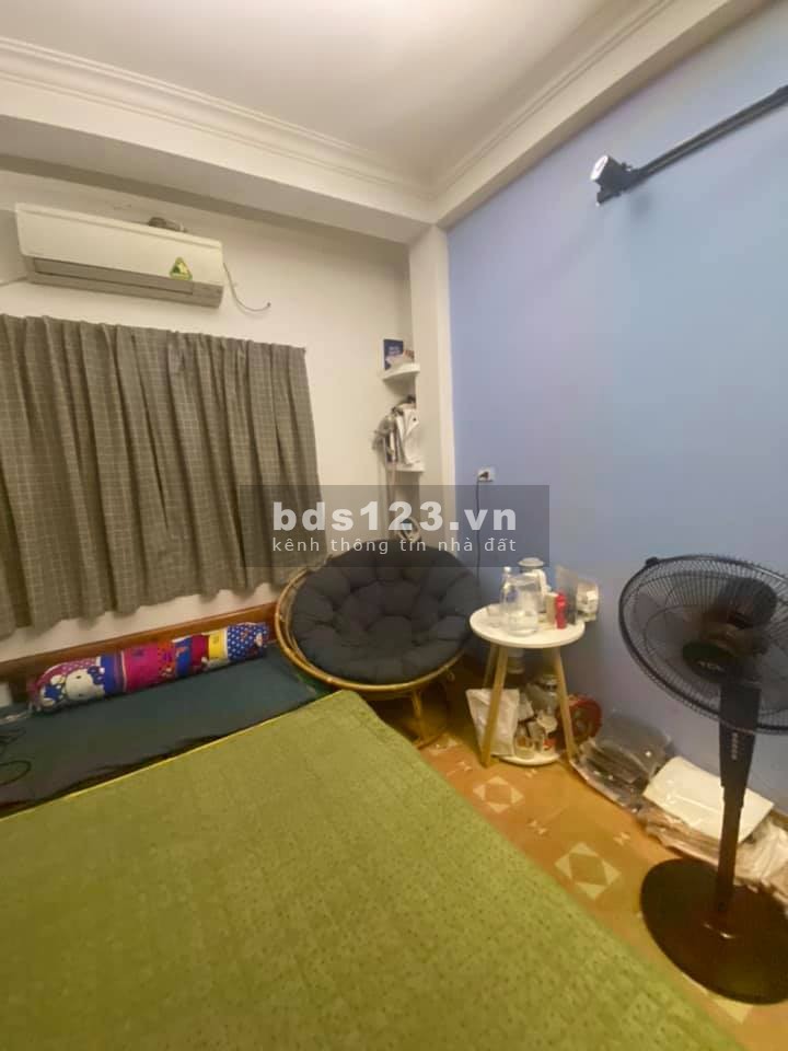 Bán nhà phố Định Công ngõ ba gác gân ô tô 4 tầng, an ninh tốt, tặng nội thất, giá 2.3 tỷ
