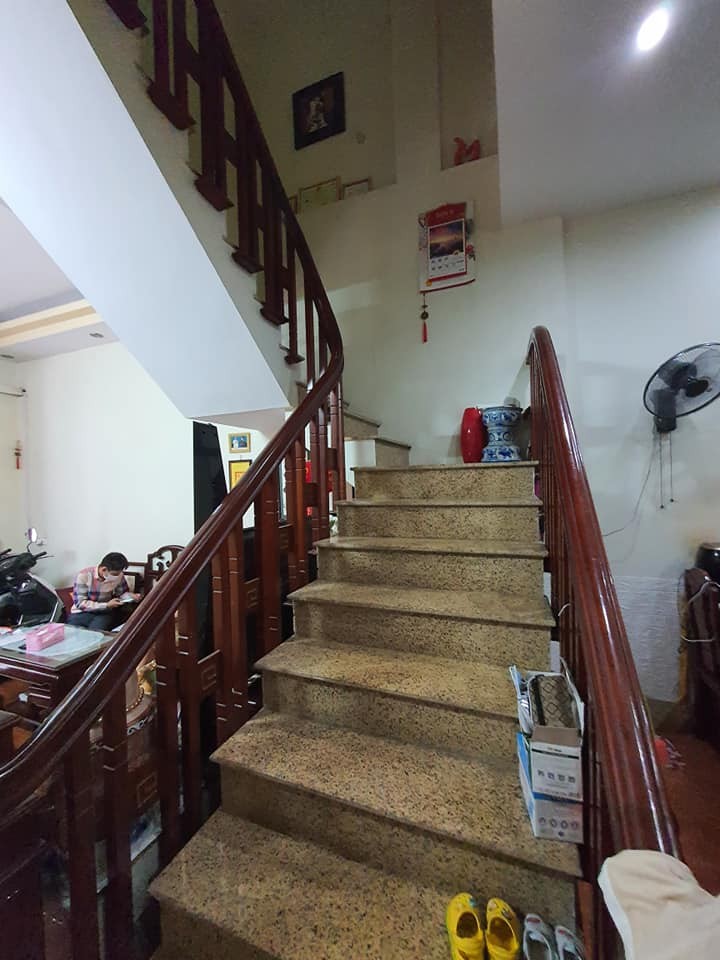 Bán nhà đẹp Vũ Hữu, Lê Văn Lương, phân lô vỉa hè, ô tô, tặng nội thất xịn, giá 4.5 tỷ