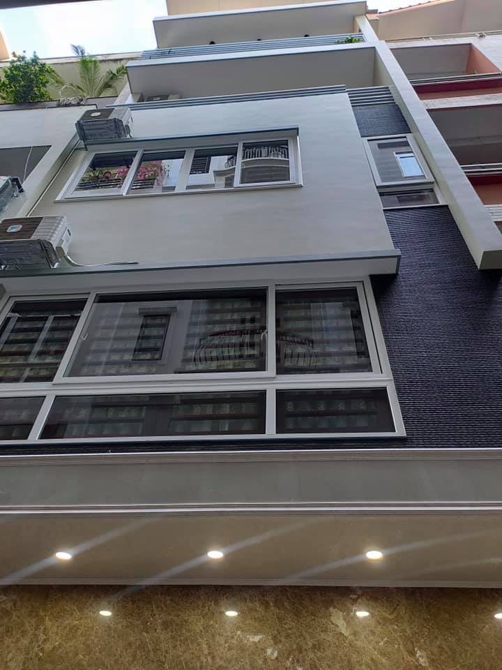 Bán nhà 60m2, 6 tầng ngay sát mặt đường trần Thái Tông giá nhỉnh 5 tỷ