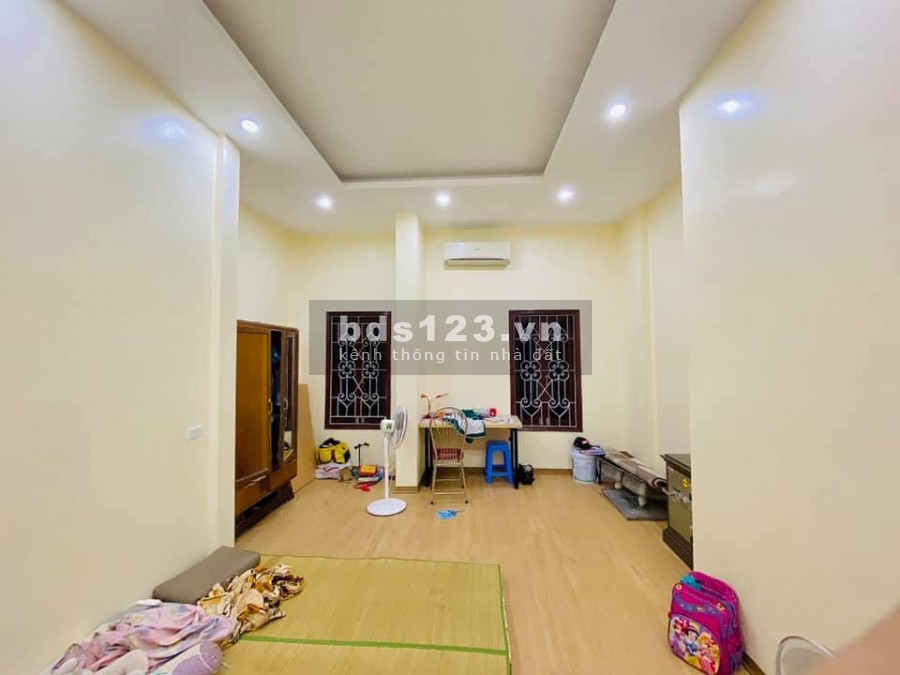 Bán nhà Tản Đà Hà Đông phân lô, ô tô vào của nhà đẹp, dt 70m2 3 tầng, giá 5..9 tỷ