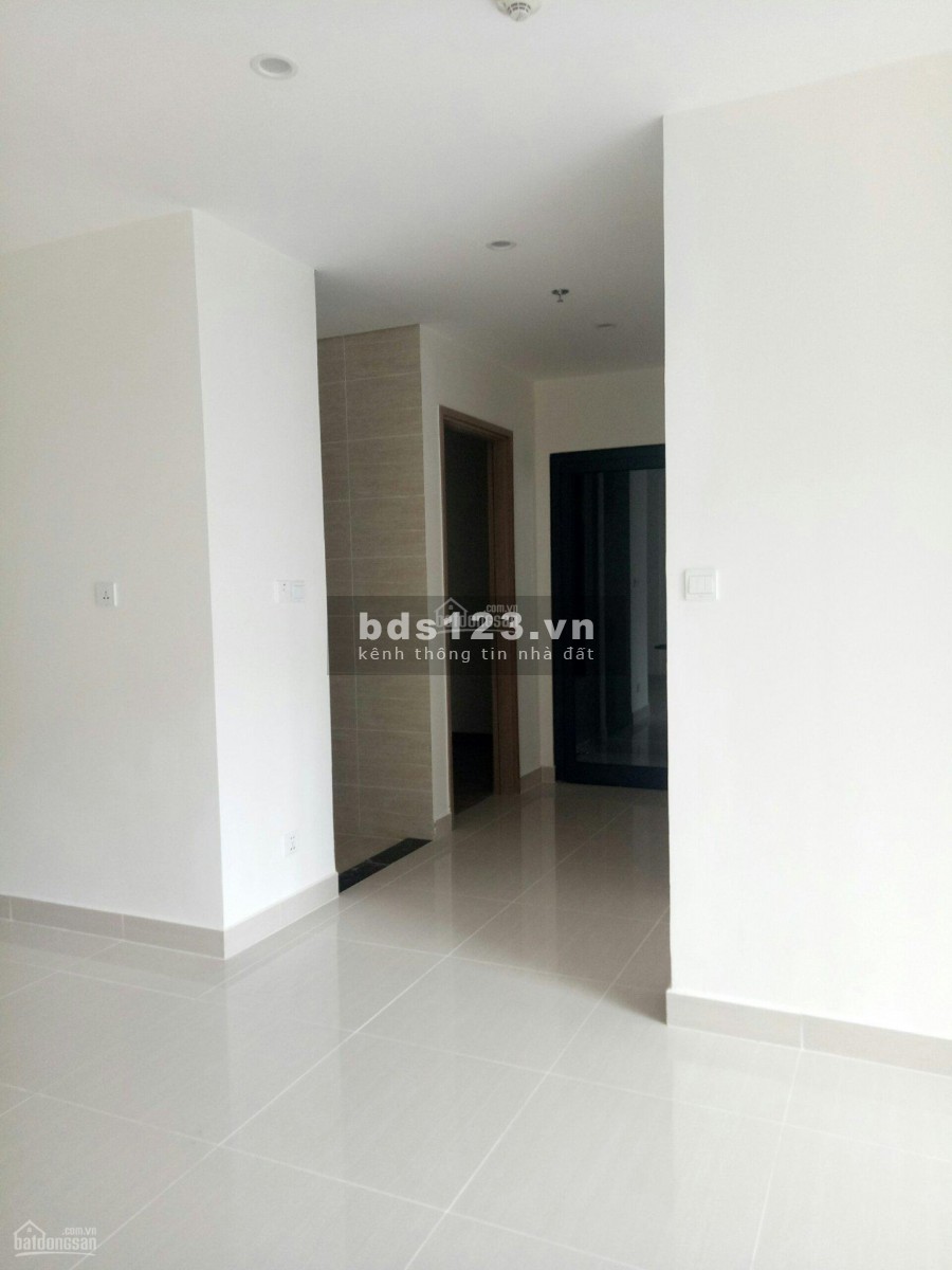 Bán cắt lỗ căn hộ tầng trung view thoáng mát chung cư Vinhomes Ocean Park, giá tốt