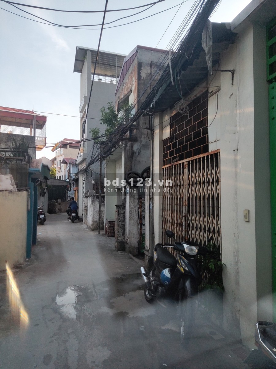 Bán đất giá chỉ nhỉnh 1 tỷ Có ngay nhà Long Biên 30m-Ngõ rộng ô tô