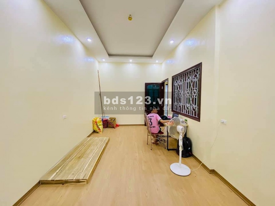 Bán nhà Tản Đà Hà Đông phân lô, ô tô vào của nhà đẹp, dt 70m2 3 tầng, giá 5..9 tỷ