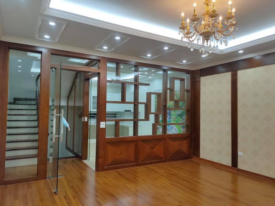 Bán nhà 60m2, 6 tầng ngay sát mặt đường trần Thái Tông giá nhỉnh 5 tỷ