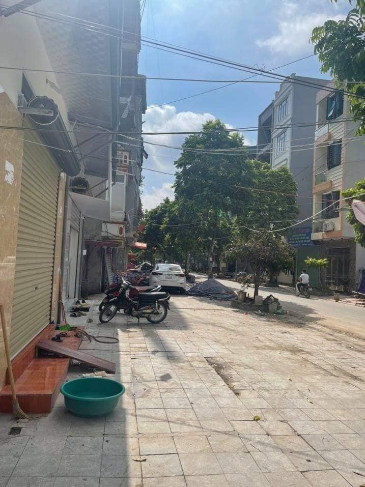 Bán Gấp Nhà C4 Đa Sỹ 35m2, Vỉa Hè Ô Tô Tránh, MT 4.2m, Kinh Doanh Giá Nhỉnh 4 Tỷ