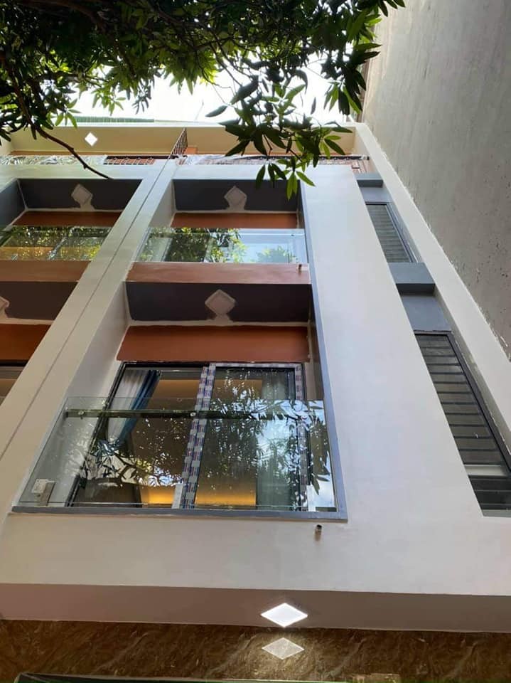 Bán nhà mới, đẹp đường Hoàng Mai, dt 33m2, đúc 5 tầng giá nhỉnh 3 tỷ