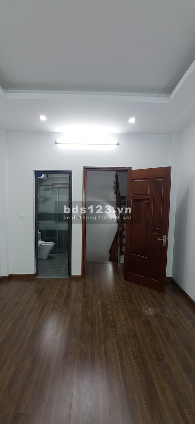 Cần bán nhà ngõ 44 trần thái tông diện tích 33m2, 5 tầng đường Dịch Vọng Cầu Giấy
