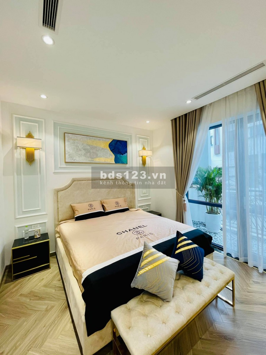 Bán nhà phân lô Nguyễn Chí Thanh vỉa hè, Oto tránh 65m2 Mt 6m 15.8 tỷ