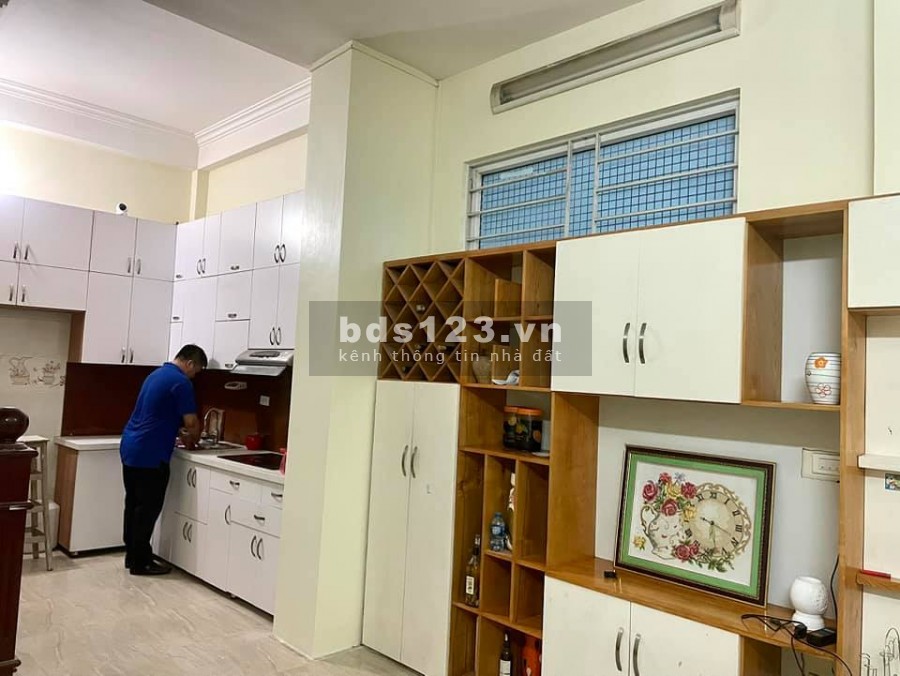 Bán Nhà Cổ Nhuế, Gần Ôtô, Ở Sướng, diện tích 40m2 4 tầng, giá bán 3.4 Tỷ.