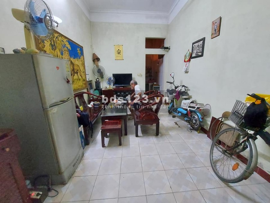 Cần tiền bán nhanh nhà phố Vọng giải phóng sổ vuông đẹp nở hậu, pháp lí sạch