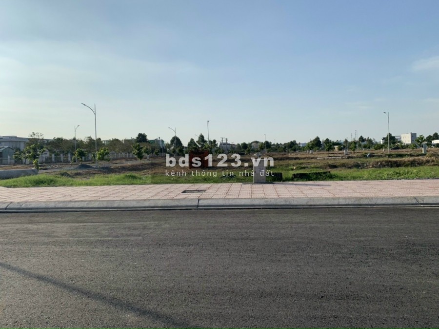 Bán gấp xoay sỡ mùa dịch nên thổ cư, liên hệ 0855559665, hỗ trợ vay
