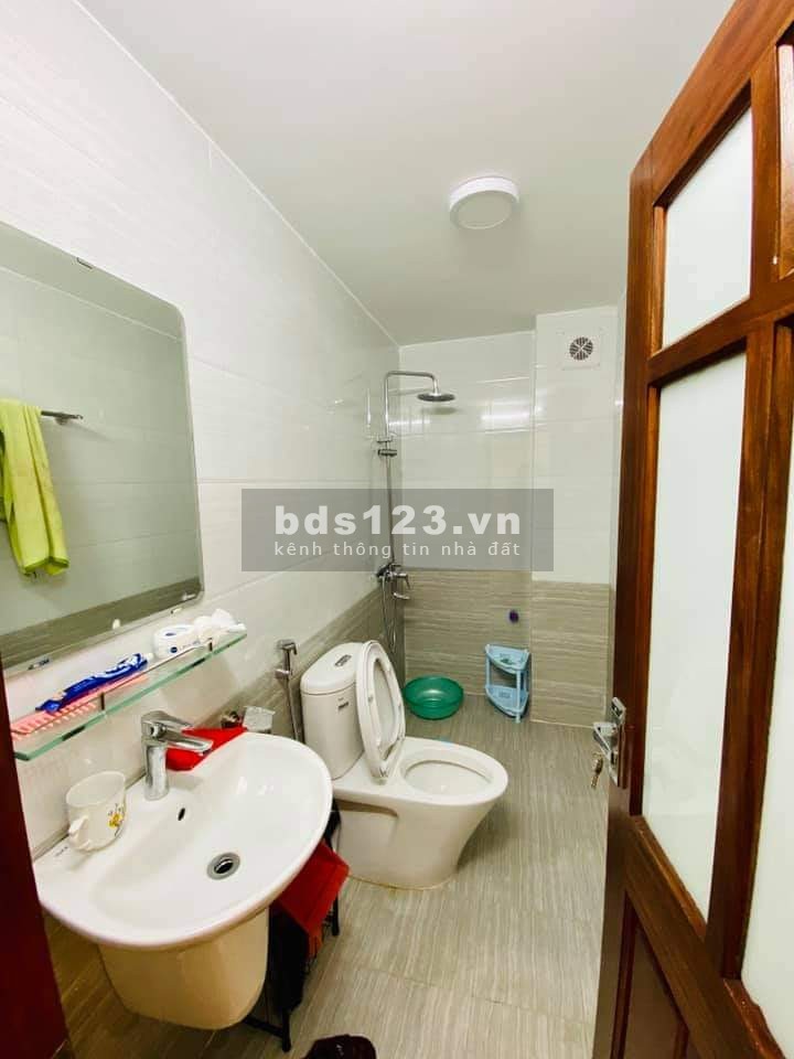 Bán nhà Mặt phố Cổ Nhuế, kinh doanh diện tích sử dụng 61m2 giá 5 tỷ