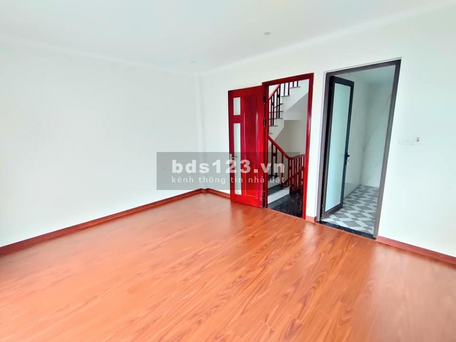 Bán nhà Phố Trạm Thạch Bàn, Phúc Lợi, LB, 30-38m2, 4-5 tầng, 1.8-2.8 tỷ, nhà mới 99.9%