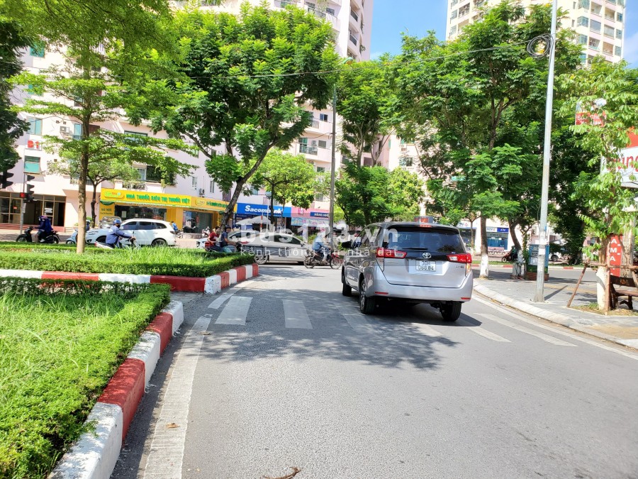 Bán nhà tặng lại nội thất tại Cầu Giấy 37m2 4 tầng, MT3.9 m, chỉ 4.7 tỷ