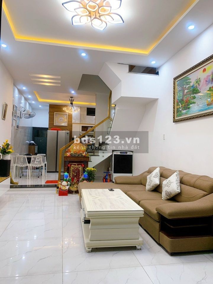 Nhà mới xây 5 tháng chủ đi nước ngoài tặng full nội thất đường Luỹ Bán Bích, Tân Phú