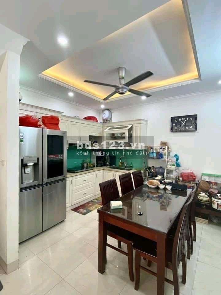 Bán Nhà Quan Nhân, dt 50m2, mặt tiền 4.5, hơn 6ty, 5 tầng đẹp tiện VP, KD