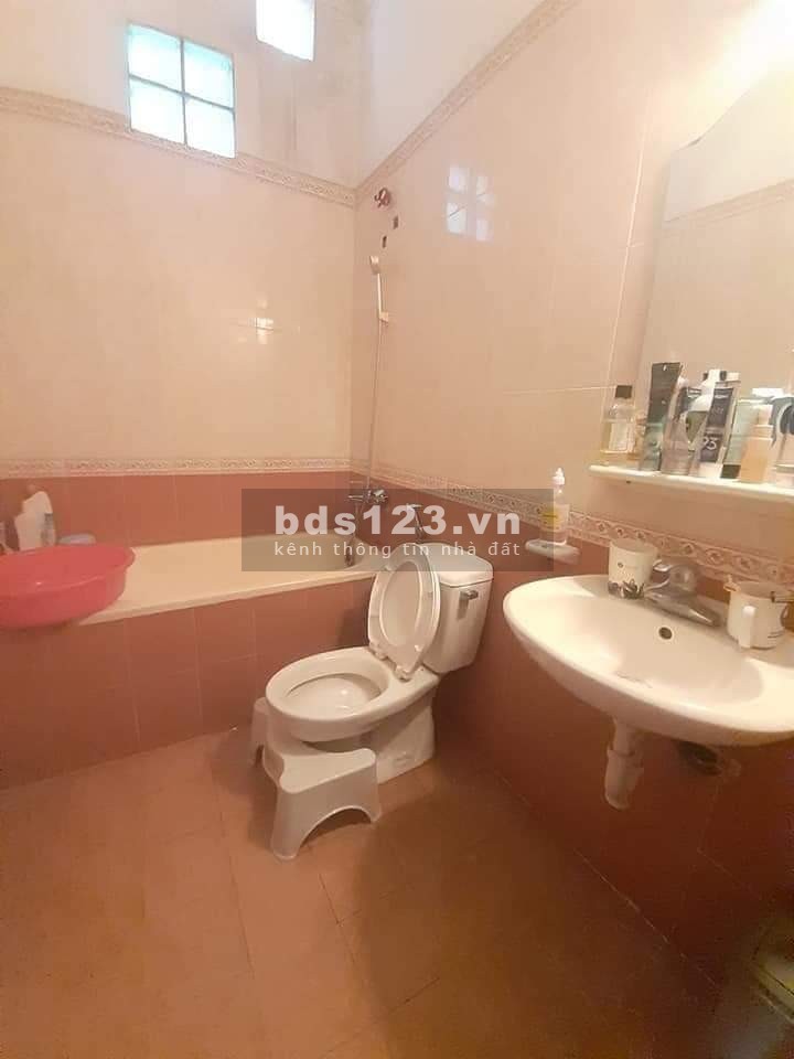 Bán nhà đường Lạc Long Quân, 49m2, 4 tầng đúc nhà đẹp chủ tự xây. Giá 5.3 tỷ