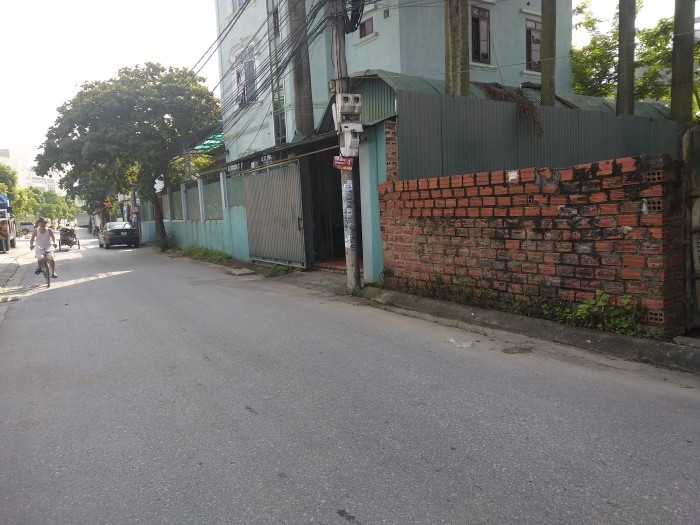 Bán đất chính chủ phố Kẻ Tạnh dt 90m2, gần hồ điều hoà cực đẹp, khu dân cư