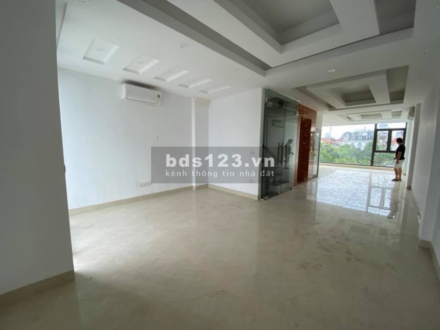 Nhà vườn hoa Trần Quang Diệu, 8 tầng thang máy, giá bán 18 tỷ, lh 0945804091