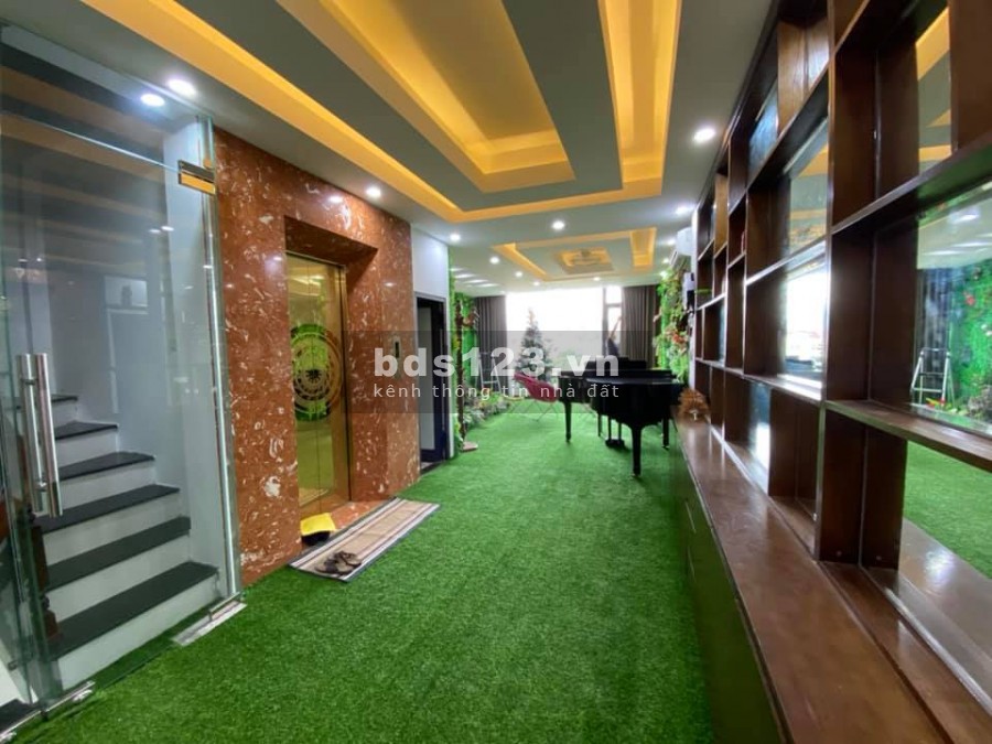 Nhà vườn hoa Trần Quang Diệu, 8 tầng thang máy, giá bán 18 tỷ, lh 0945804091