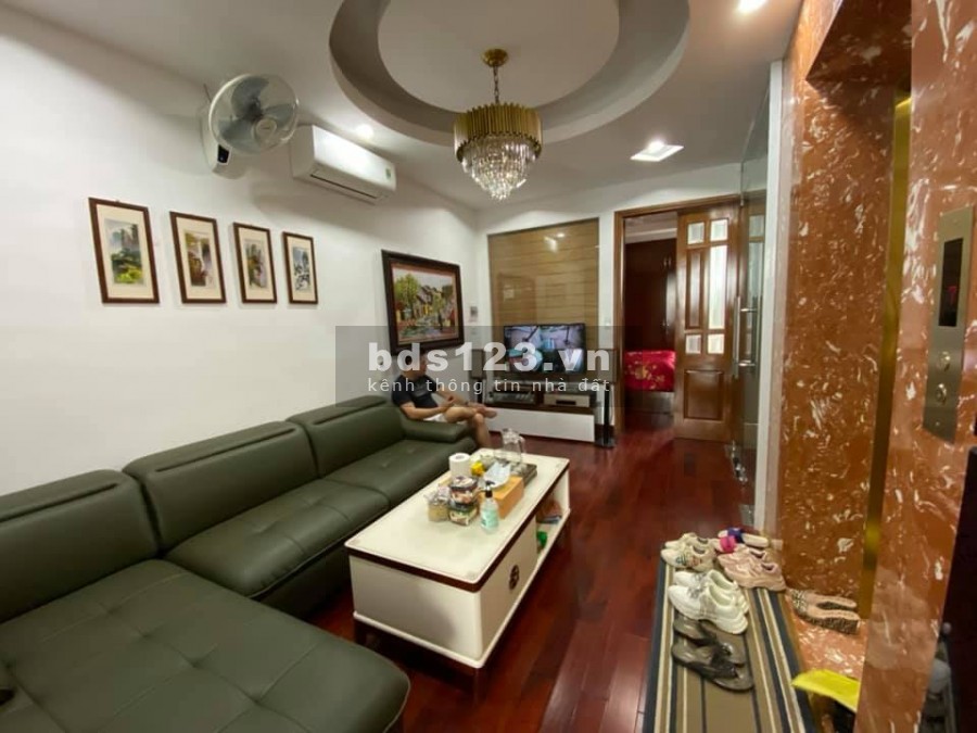 Nhà vườn hoa Trần Quang Diệu, 8 tầng thang máy, giá bán 18 tỷ, lh 0945804091