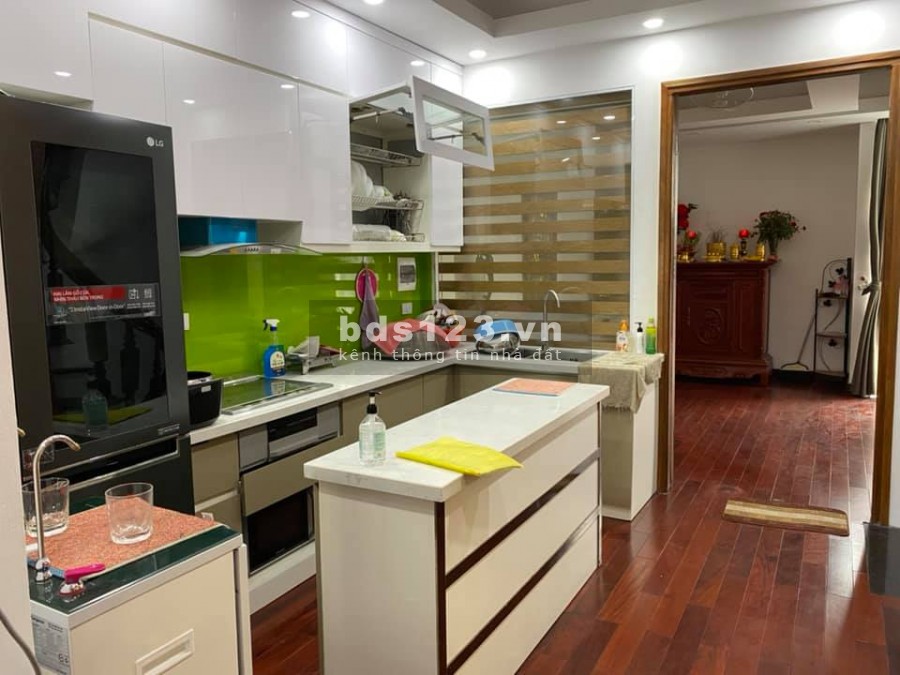 Nhà vườn hoa Trần Quang Diệu, 8 tầng thang máy, giá bán 18 tỷ, lh 0945804091