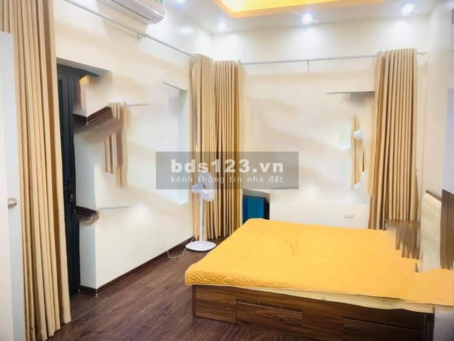 Bán nhà Hồ Tùng Mậu, Cạnh Đại học Thương Mại, 69m*4 tầng, kinh doanh, lô góc, 5.32 tỷ.