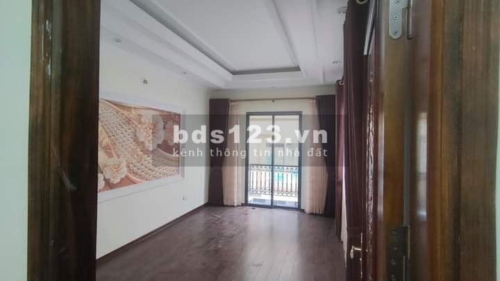 Bán nhà phố Trạm, Aeon diện tích 45m2, 4.5 tầng, mặt tiền 4m, giá 2.7 tỷ.