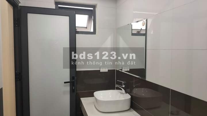 Bán nhà phố Trạm, Aeon diện tích 45m2, 4.5 tầng, mặt tiền 4m, giá 2.7 tỷ.