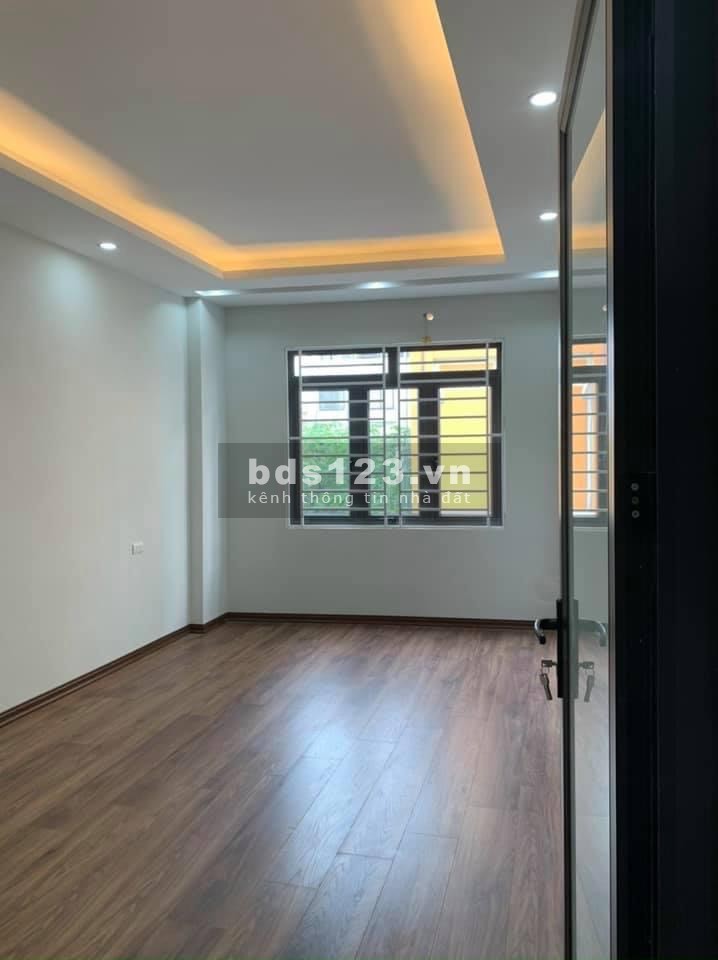 Bán nhà gần bến xe Yên Nghĩa, nhà mới trong ngõ ô tô tránh, 30m2*4T, giá nhỉnh 2 tỷ