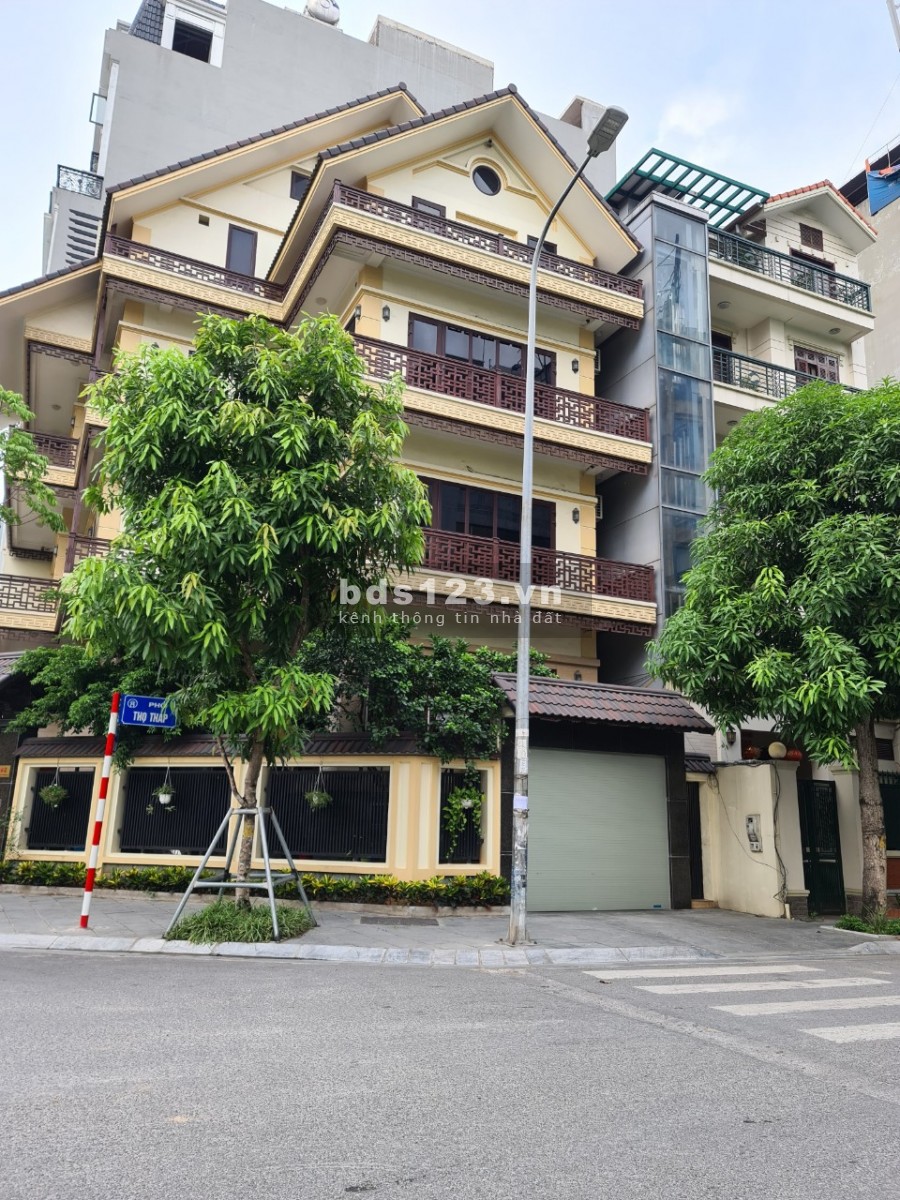 Cho thuê mặt bằng kinh doanh Khúc Thừa Dụ: DTSD260m2, mặt tiền 7.5m, có vỉa hè