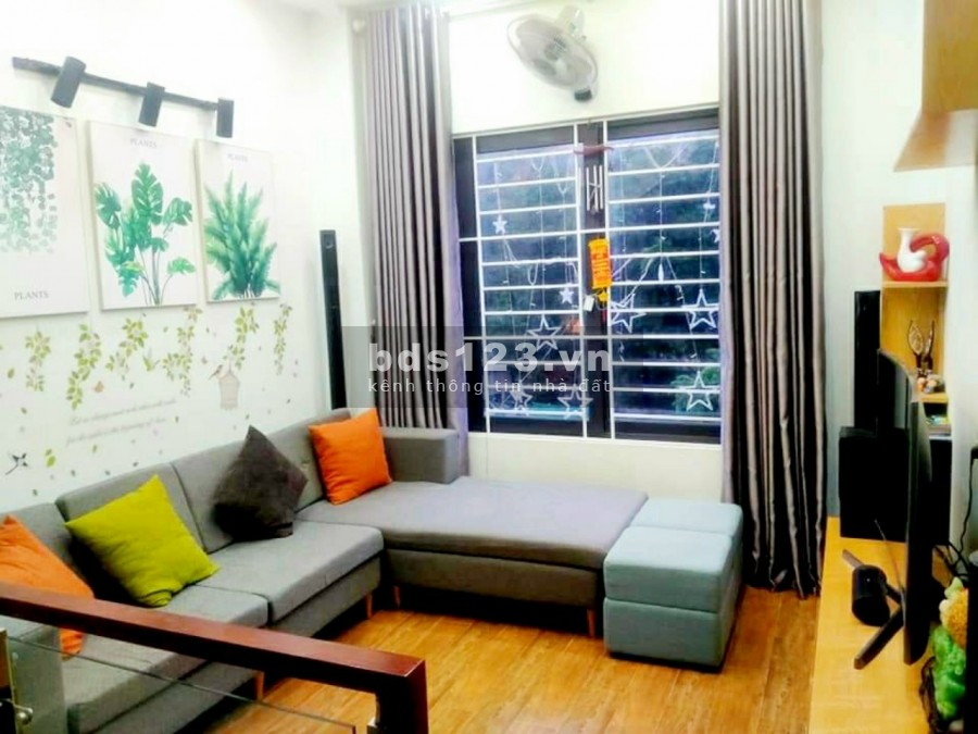 Cực hiếm nhà 5 tầng Tân Khai, cách ô tô dừng ít giá bán 1,8 tỷ, mt 4m