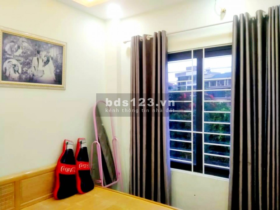 Cực hiếm nhà 5 tầng Tân Khai, cách ô tô dừng ít giá bán 1,8 tỷ, mt 4m