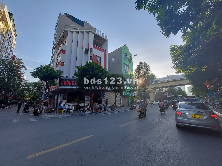 Bán nhà, mặt phố Lý Thường Kiệt, Hà Đông, vỉa hè rộng, 3 ô tô tránh, KD đỉnh, 36m2, 4 tầng, giá 5.2 tỷ.