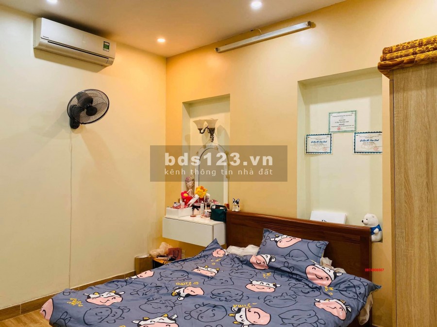Bán gấp nhà phố Bạch Mai gần chợ mơ ngã tư Minh Khai 40mx5T giá nhỉnh 3 tỷ ô tô đỗ gần ngõ rộng