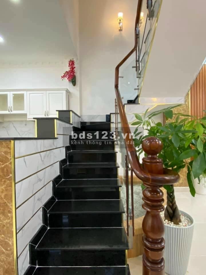 Nhà 4 tầng dt 40m2 hẻm ô tô Nguyễn Thượng Hiền f5 Bình Thạnh,Giá Sock