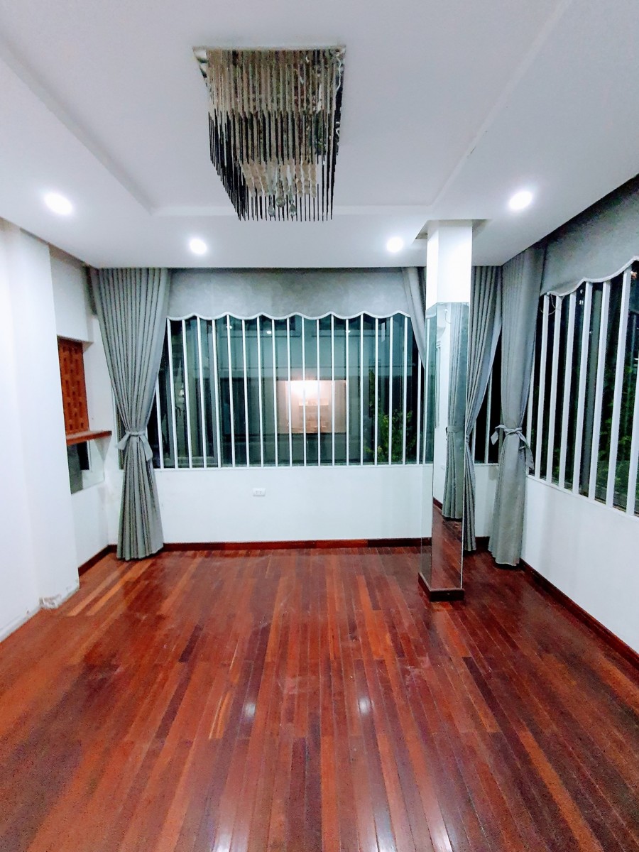 Bán nhà Thanh Lãm, Hà Đông 38m2, 4T, ô tô, lô góc, KD, giá chỉ 4 tỷ.