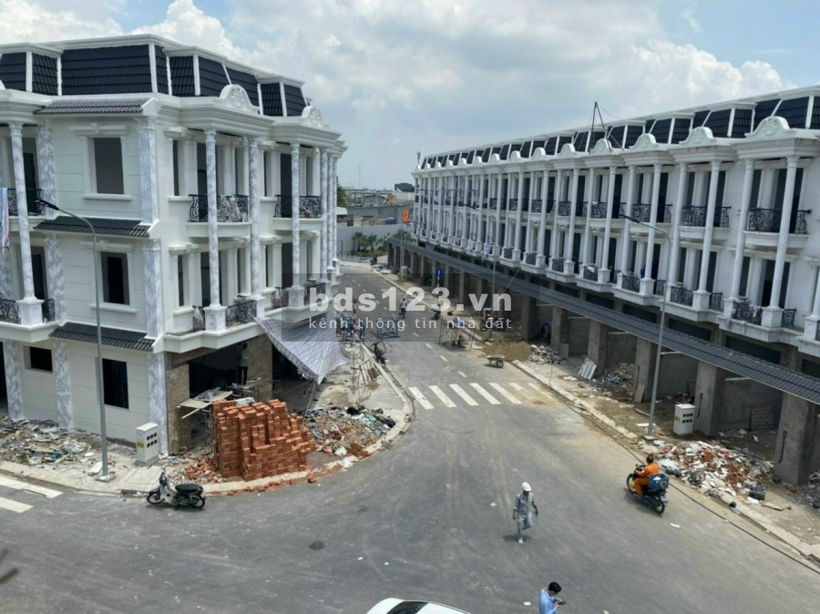 Bán Nhà Phố Mặt Tiền Đường Nguyễn Thị Khắp Tân Đông Hiệp, Tp. Dĩ An