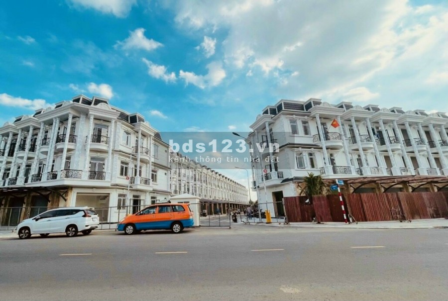 Bán Nhà Phố Mặt Tiền Đường Nguyễn Thị Khắp Tân Đông Hiệp, Tp. Dĩ An