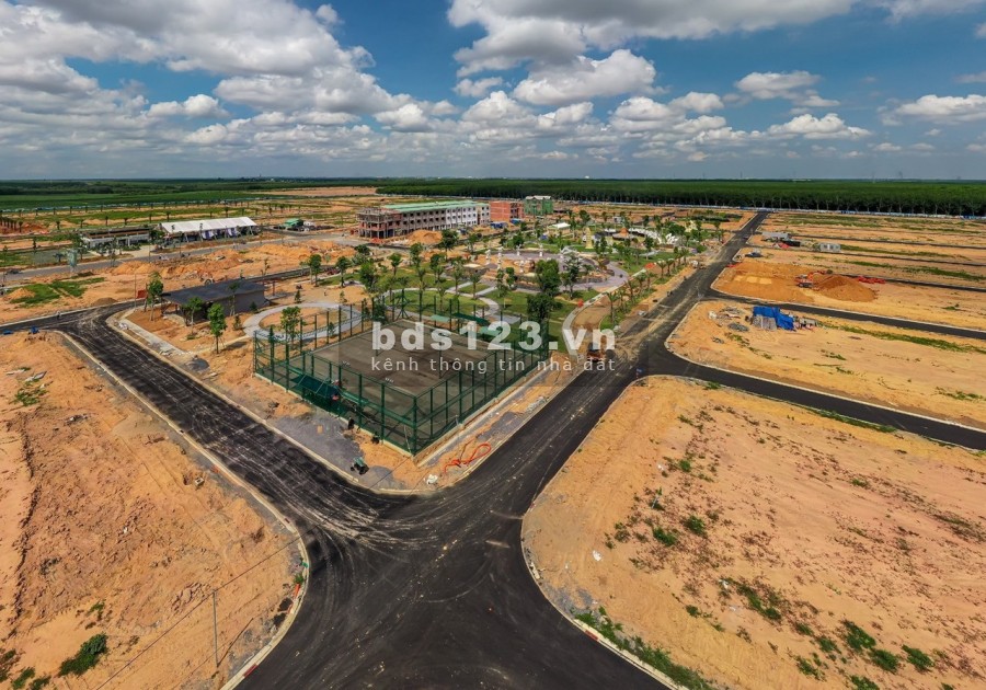 Bán lô đất thổ cư sổ đỏ riêng, giá chỉ 18 triệu/m2, khu đô thị Century City