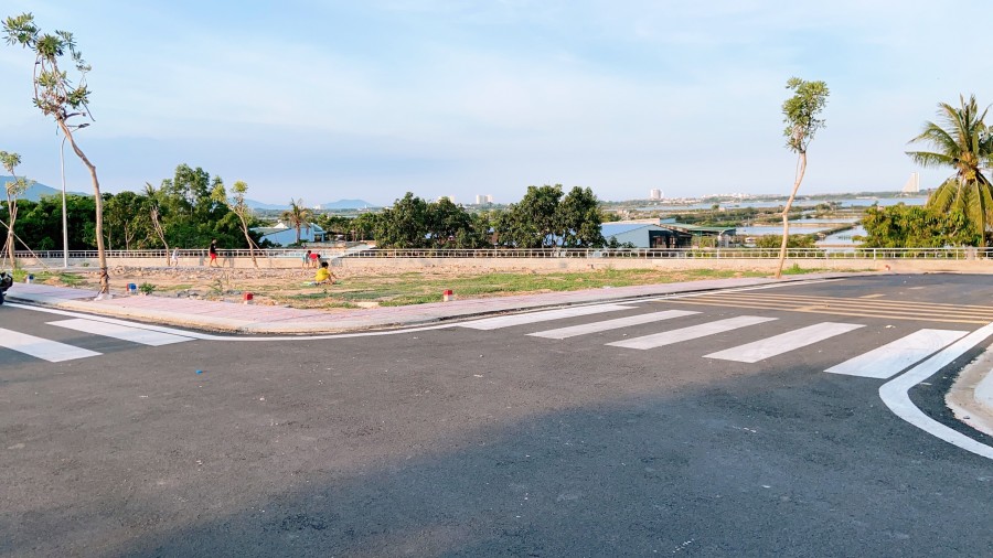 Còn duy nhất 1 lô góc view đầm thuỷ triều cực đẹp, Cam Lâm Khánh Hoà
