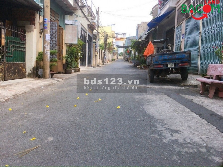 Bán nhà 2 mặt tiền gần giáo xứ Bùi Đức phường Tam Hoà, dt 120m2, giá chỉ 5.2 tỷ