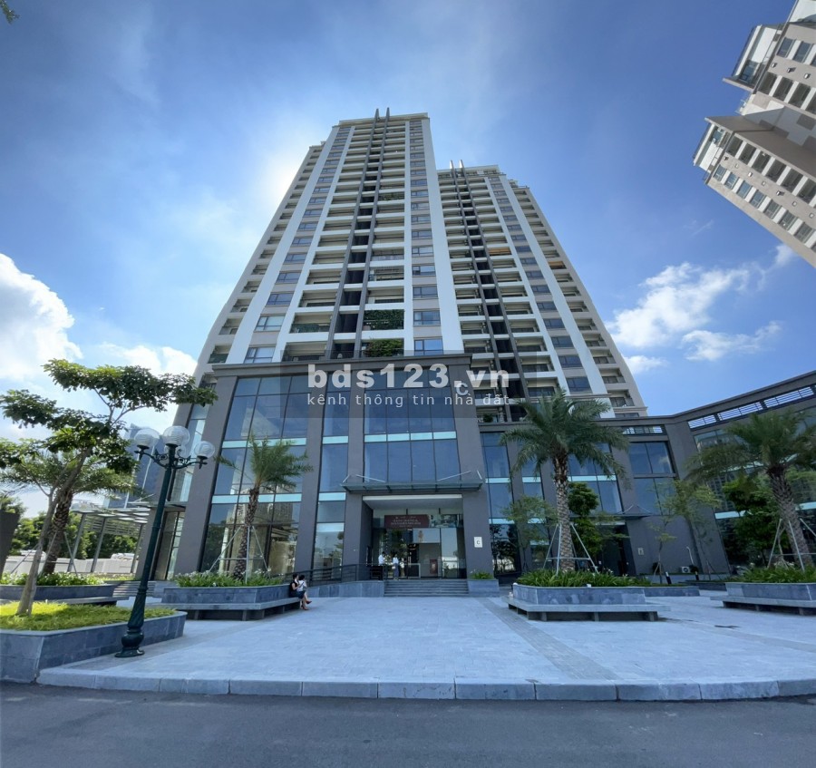 Bán căn chung cư 3PN/126m2 giá rẻ, nhà đẹp chính sách tốt, giá bán 5.2 tỷ, lhcc