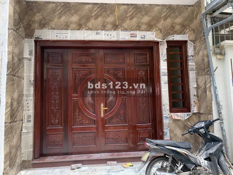 Bán nhà Phố Nguyễn Chính, ô tô tránh nhau,nhà hai mặt thoáng ,kinh doanh, 70m 7,7 tỷ.