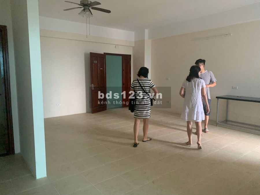 Cho thuê chung cư Báo công an nhân dân Nghiêm Xuân Yêm 3 phòng ngủ, 94m2, 7 triệu, phù hợp văn phòng. LH 0377983070