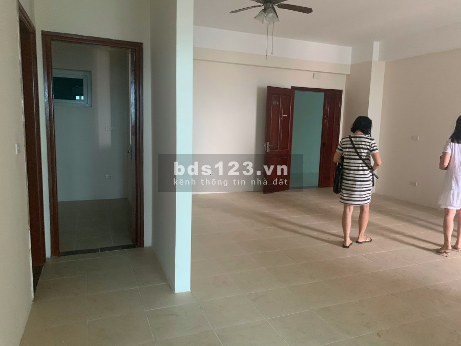 Cho thuê chung cư Báo công an nhân dân Nghiêm Xuân Yêm 3 phòng ngủ, 94m2, 7 triệu, phù hợp văn phòng. LH 0377983070