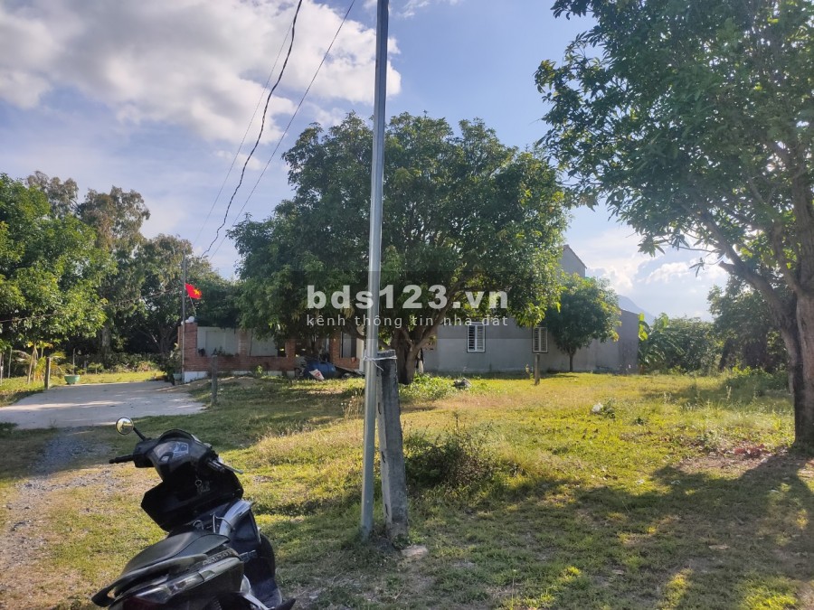 Chính chủ bán Lô đất 240m2 Đường Lê Duẩn, Cam Phú, Cam Ranh, chỉ 1.2 tỷ,LH 0938193753